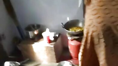 অশ্লীল অনলাইন কোন নিবন্ধন খেলা ছয় বন্ধুদের সঙ্গে ভিডিও বোন